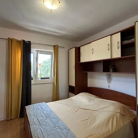 アパート 10082b *